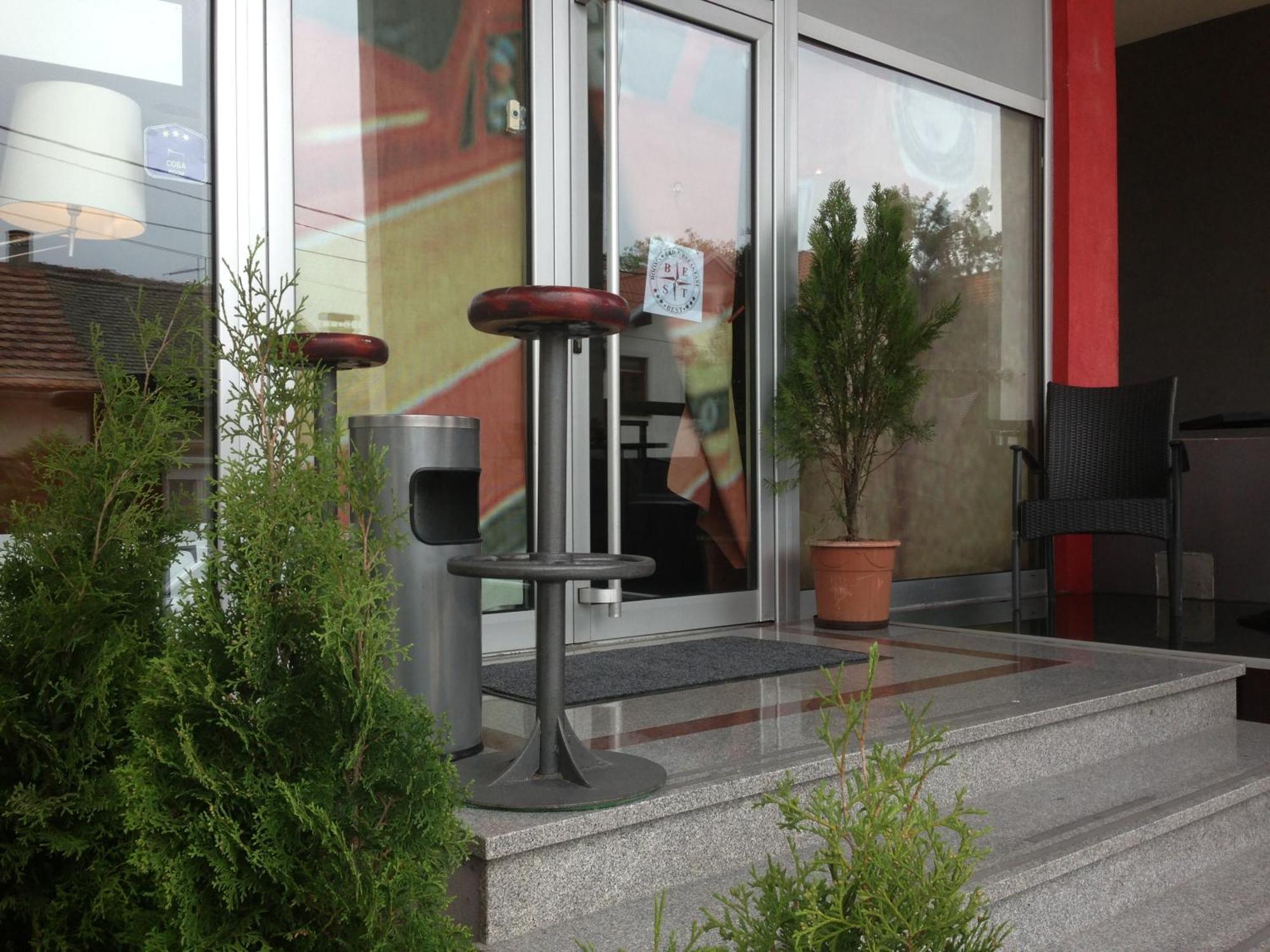 B&B Stadion Belgrade Exterior photo